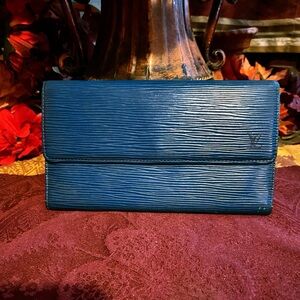 Louis Vuitton Blue Epi Leather long Wallet